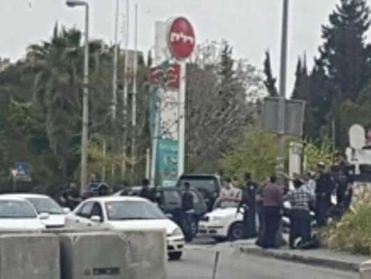 إطلاق النار على امرأة من يطا بدعوى محاولتها الطعن
